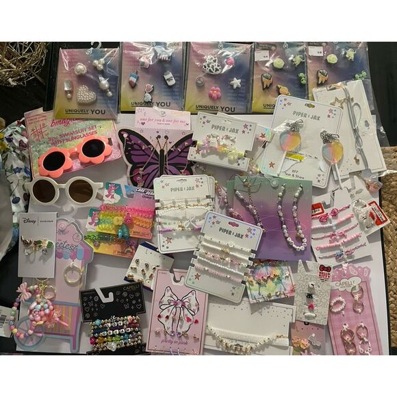 HUGE Lot New Little Girls Jewelry Necklaces Rings Earrings Croc Charms Bracelets - Picture 1 of 5
